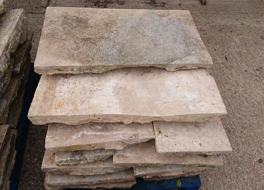 <p>Reclaimed Purbeck Flagstone</p><p>Nice smooth flat surface</p><p>24 m2 available